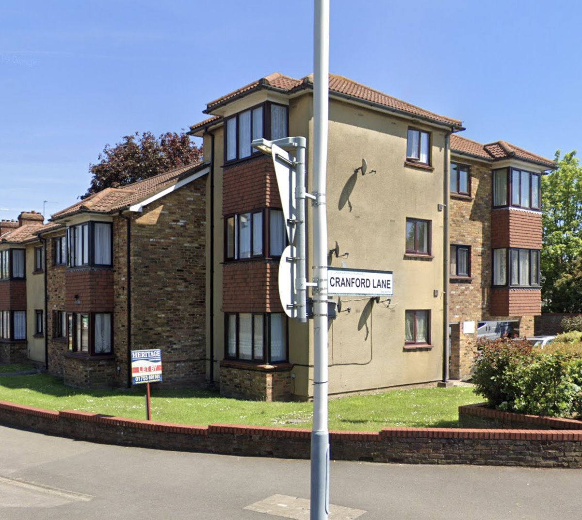 17 Fellowes Court Cranford Lane